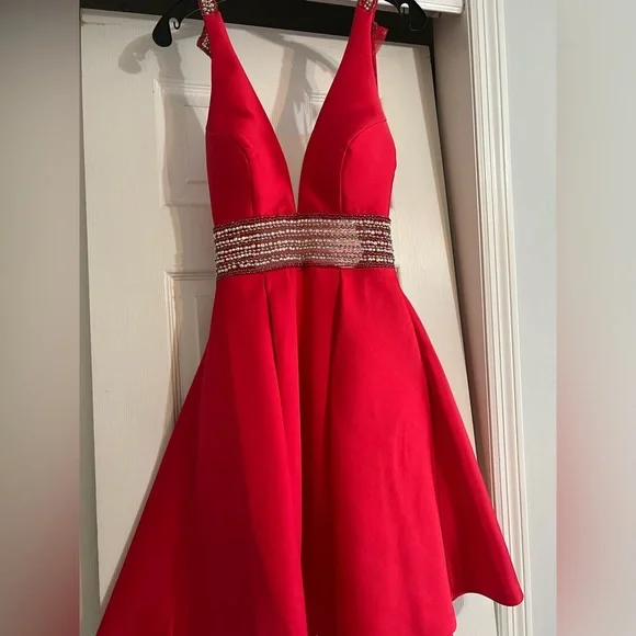 strapless open back dress Cute Backless White Satin Short Prom Dresses, White Open Back Formal E   morievent